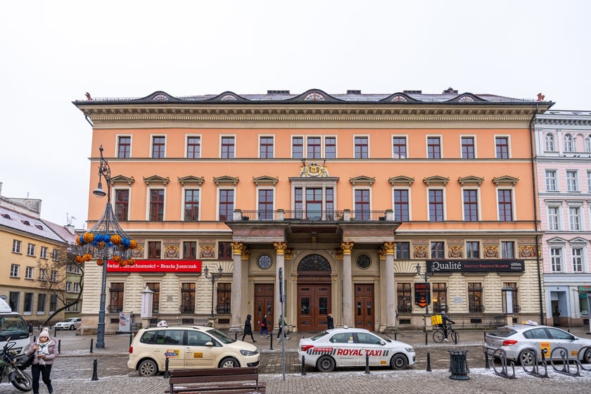 Budynek giełdy na placu Solnym
